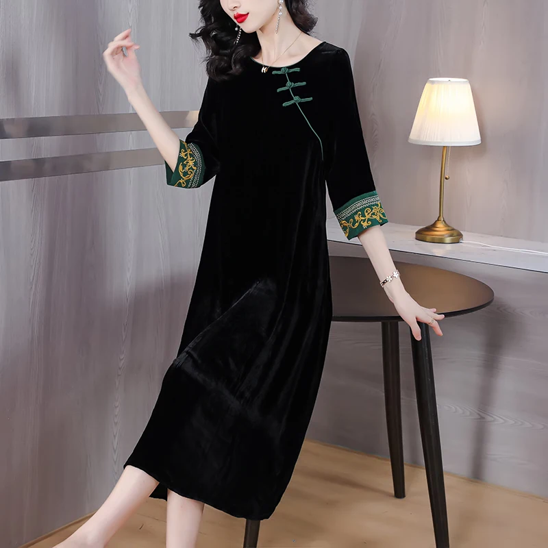 Autumn Winter Velvet Vintage Midi Dress For Women Black Dots Elegant Long Sleeve Prom Dress O-Neck 2024 Fashion Evening Vestidos
Autumn Winter Velvet Vintage Midi Dress For Women Black Dots Elegant Long Sleeve Prom Dress O-Neck 2024 Fashion Evening Vestidos