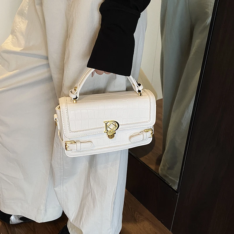 Popular Elegant Crossbody Bag for Ladies, Genuine Leather Craftsmanship, Luxury Brand Women Handbag Trendy
Popular Elegant Crossbody Bag for Ladies, Genuine Leather Craftsmanship, Luxury Brand Women Handbag Trendy