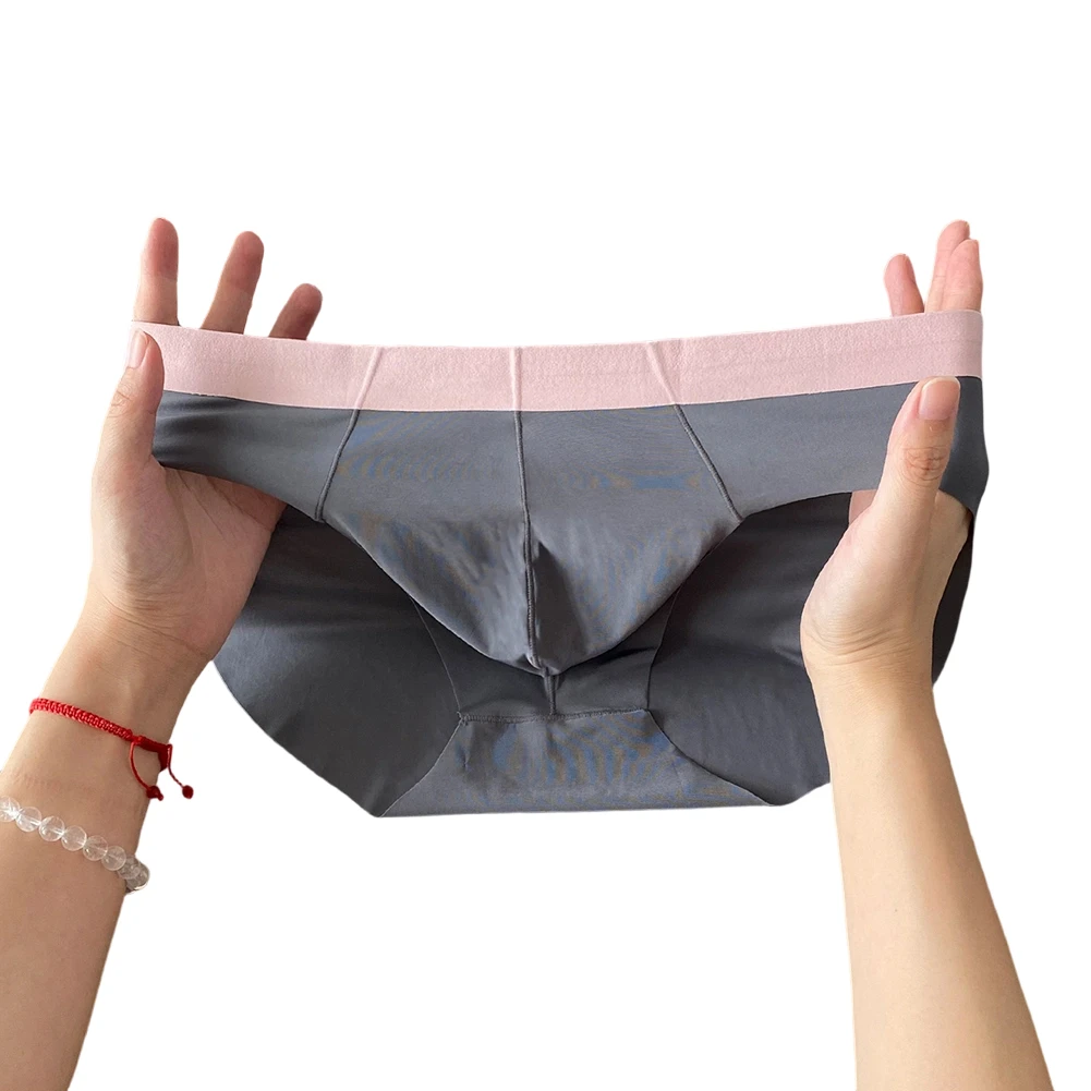 Men\\\\\\\\\\\\\\'s Ice Silk Seamless Briefs with Bulge Pouch Ultra Thin Mid Rise Underwear for Breathable Comfort and Support
Men\\\\\\\\\\\\\\'s Ice Silk Seamless Briefs with Bulge Pouch Ultra Thin Mid Rise Underwear for Breathable Comfort and Support