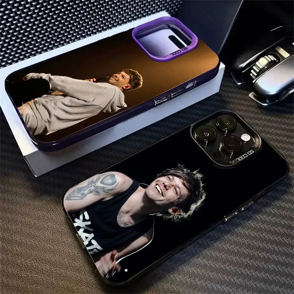 Pop Rock L-Louis Tomlinson Phone Case For Gradient Silver Case iPhone 17,16,15,14,12,13,11 Plus,Pro Max,XS
Pop Rock L-Louis Tomlinson Phone Case For Gradient Silver Case iPhone 17,16,15,14,12,13,11 Plus,Pro Max,XS