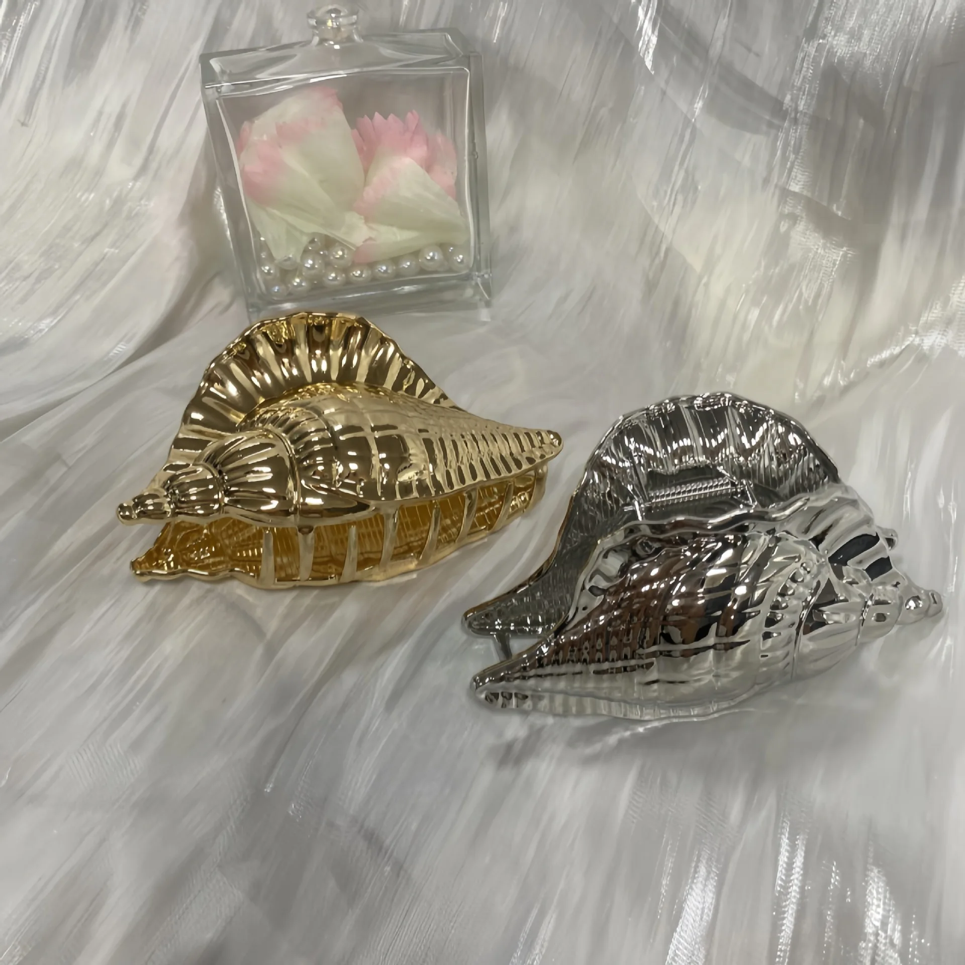DS NEW Summer Ocean Series Conch Hair Claw 11CM Large Alloy Claw Clips Beach Crab Hair Clips Hair Accessories for Women Girls
DS NEW Summer Ocean Series Conch Hair Claw 11CM Large Alloy Claw Clips Beach Crab Hair Clips Hair Accessories for Women Girls