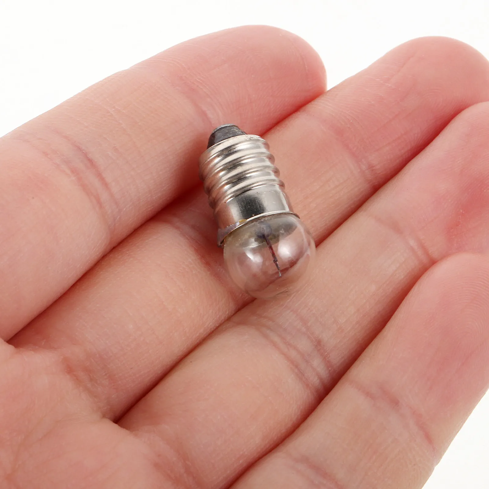 12Pcs Mini Screw Base Light Bulbs 25V 0.3a Compact Lightweight for Physics Lab Experiments Circuit Testing Flashlight Repair
12Pcs Mini Screw Base Light Bulbs 25V 0.3a Compact Lightweight for Physics Lab Experiments Circuit Testing Flashlight Repair