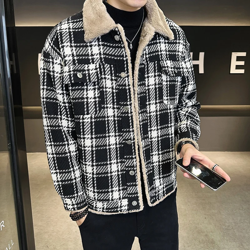 Мужское шерстяное пальто в клетку, зимнее, модное, высококачественное, на флисовой подкладке, теплое, хлопковое, молодежное, повседневное, приталенное, на пуговицах
Мужское шерстяное пальто в клетку, зимнее, модное, высококачественное, на флисовой подкладке, теплое, хлопковое, молодежное, повседневное, приталенное, на пуговицах