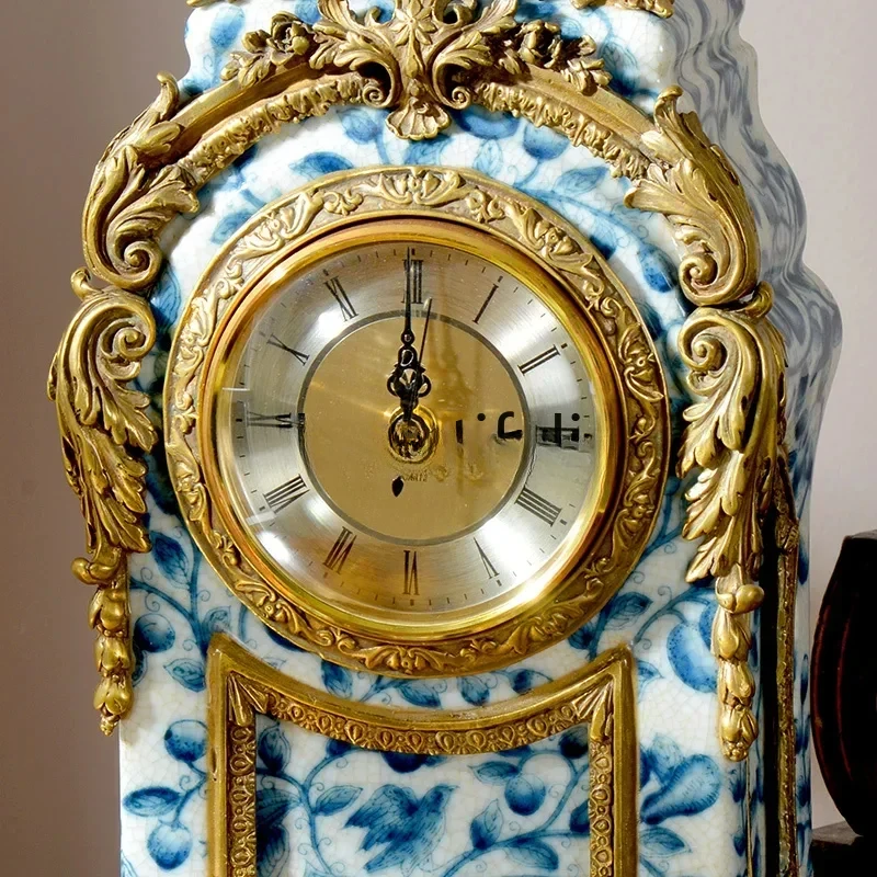American European high-end luxury ceramics with copper decorative desk clock blue and white porcelain art clock ornament
American European high-end luxury ceramics with copper decorative desk clock blue and white porcelain art clock ornament