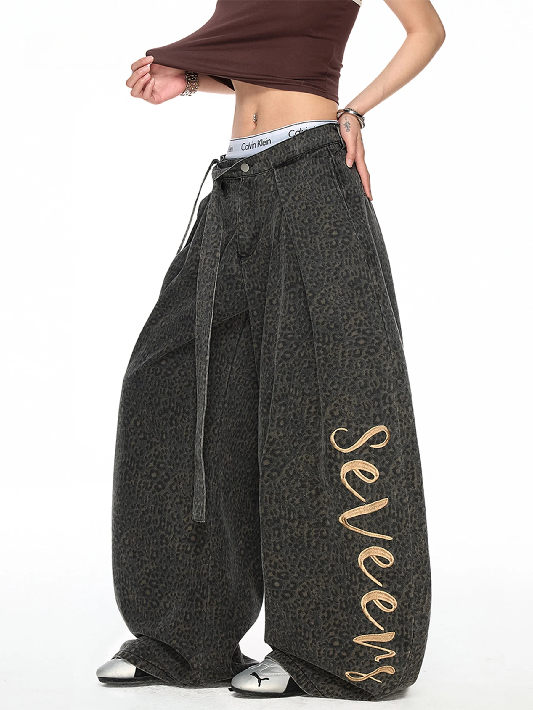 American Style Pleated Belted Leopard Print Work Pants Loose Casual Wide Leg Pants for Men Summer Letter Embroidery Jeans
American Style Pleated Belted Leopard Print Work Pants Loose Casual Wide Leg Pants for Men Summer Letter Embroidery Jeans