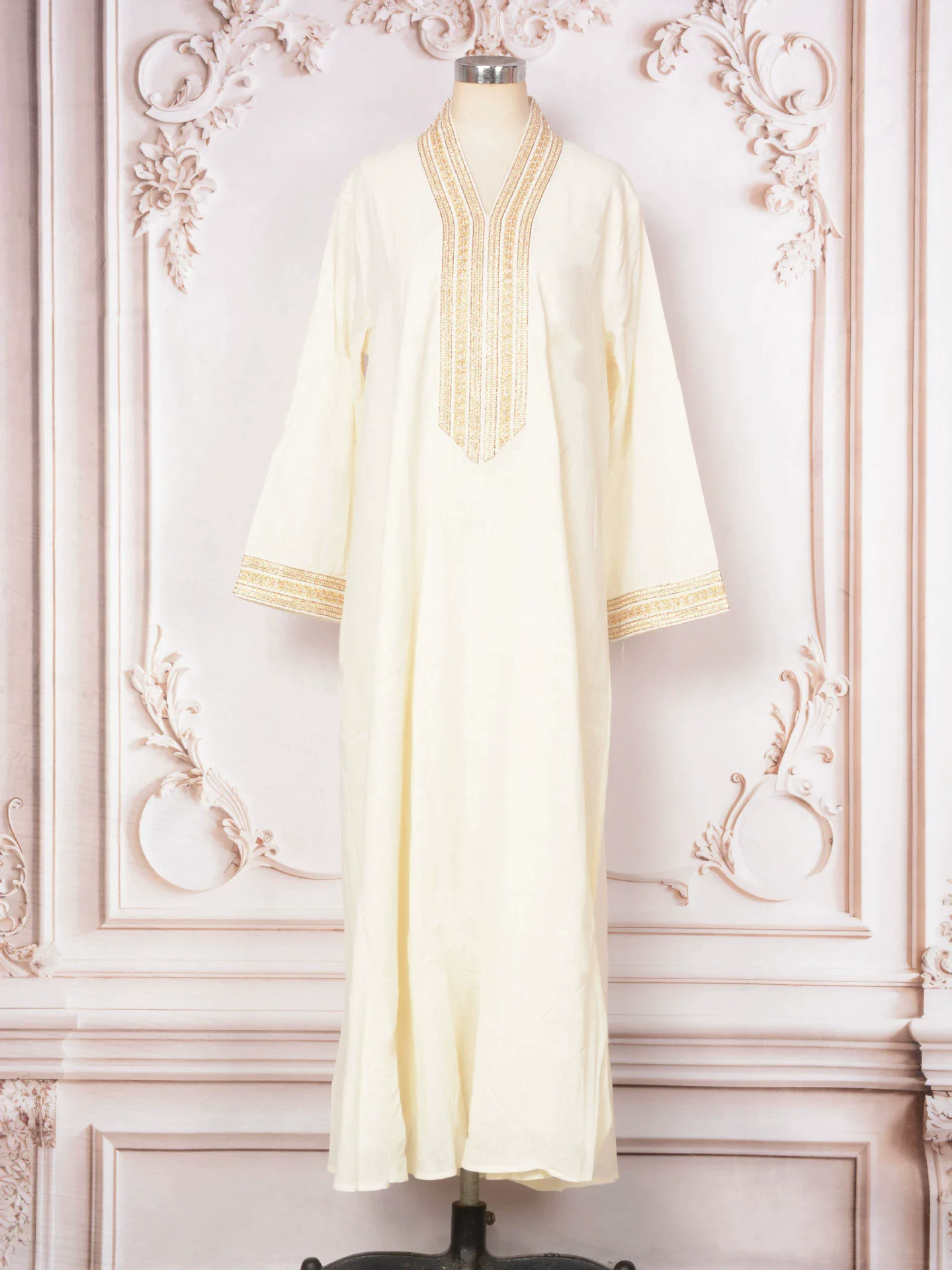 Middle East Dubai Saudi Turkiye Women's Fashion New Gown Elegant Dress Muslim Luxury Fashion Dress abaya
Middle East Dubai Saudi Turkiye Women's Fashion New Gown Elegant Dress Muslim Luxury Fashion Dress abaya