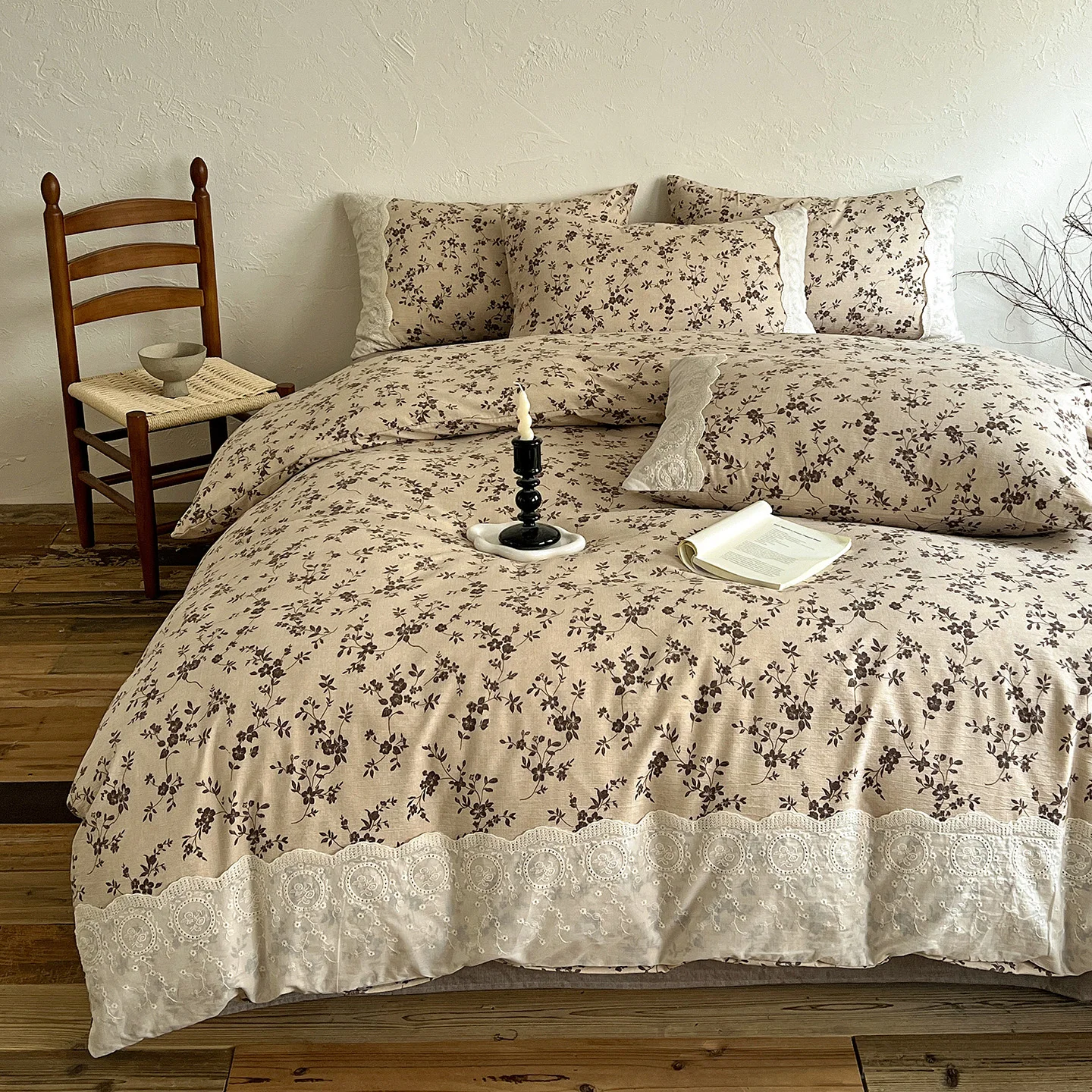 Flower Printed Duvet Cover Set with Lace Raw Linen Material Quilt Cover Queen/King Size Retro Style Bedding High Qulity Bed Sets
Flower Printed Duvet Cover Set with Lace Raw Linen Material Quilt Cover Queen/King Size Retro Style Bedding High Qulity Bed Sets