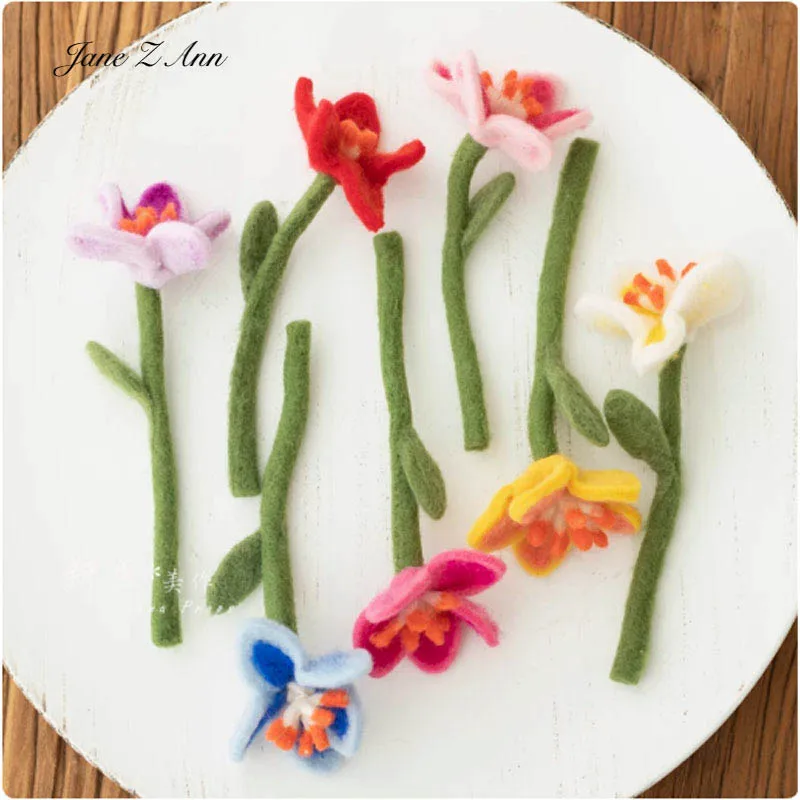 Finished products cute colors wool felt flowers, plush flower bouquets creative hand-held flower decorations photography props
Finished products cute colors wool felt flowers, plush flower bouquets creative hand-held flower decorations photography props