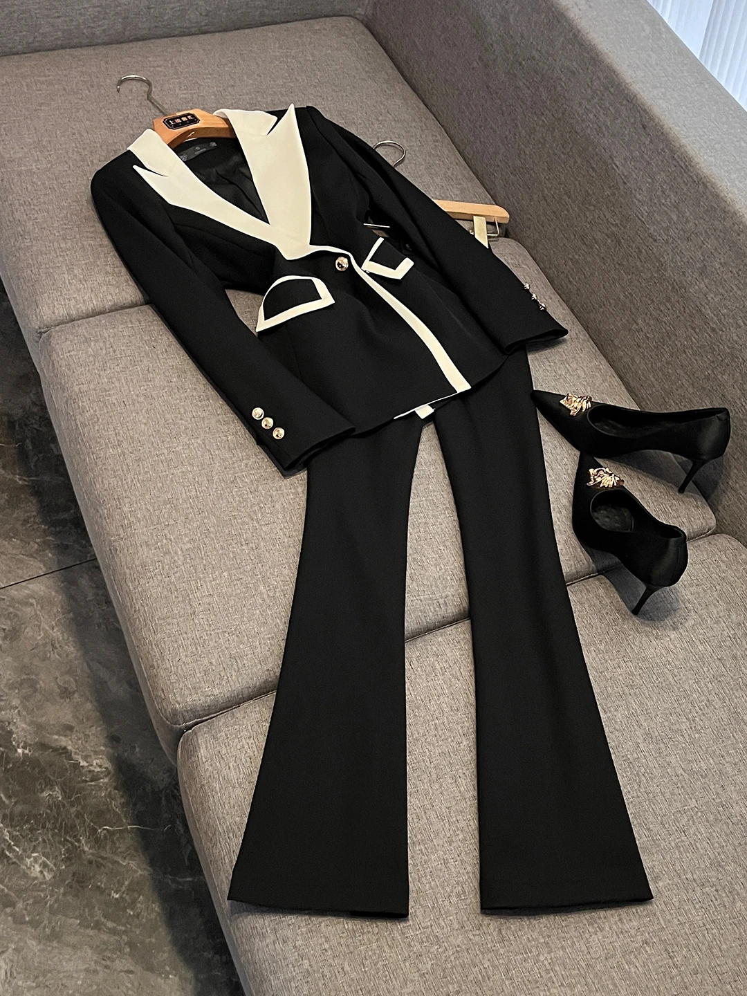 Ele Two-Piece Women's Suit Set Autumn Winter High-End Feelings Tailored Look Profional Workwear Long Sve 3D Effect
Ele Two-Piece Women's Suit Set Autumn Winter High-End Feelings Tailored Look Profional Workwear Long Sve 3D Effect