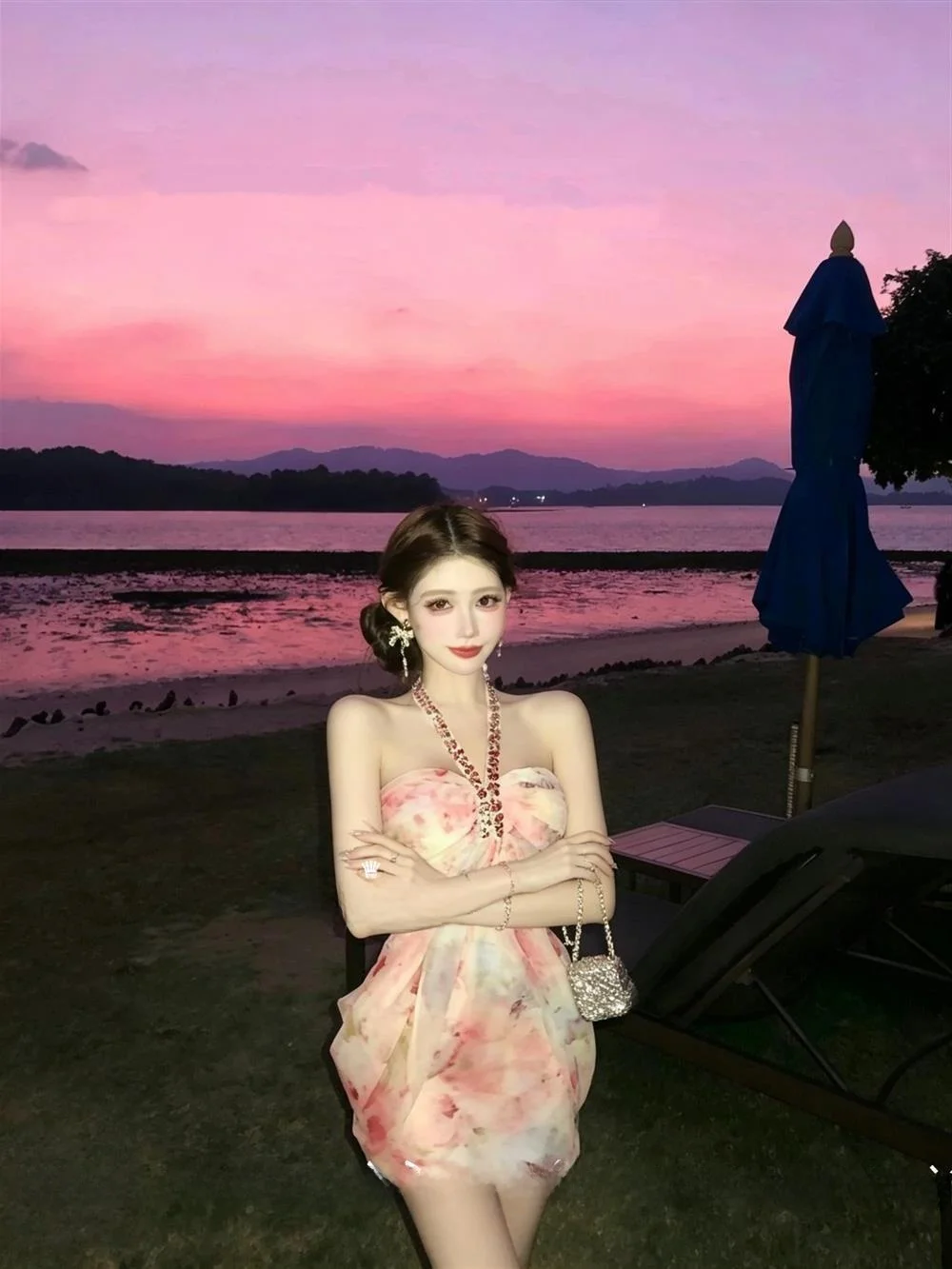 Summer New Style Korean Heavy Embellished Diamond Halter Neck Draped Pink Dress Women's Short Skirt Sleeveless Slim Fit Dress
Summer New Style Korean Heavy Embellished Diamond Halter Neck Draped Pink Dress Women's Short Skirt Sleeveless Slim Fit Dress