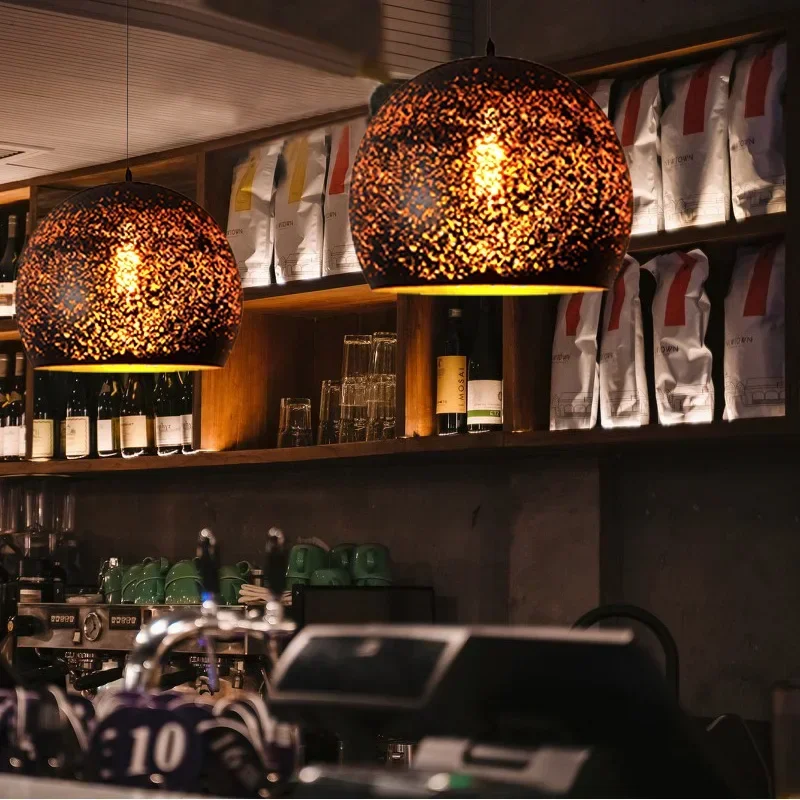 Пористый ретро E27 гравировка винтажный подвесной светильник железный лофт скандинавский абажур бар ресторан лампа промышленный подвесной светильник от ржавчины ветра
Пористый ретро E27 гравировка винтажный подвесной светильник железный лофт скандинавский абажур бар ресторан лампа промышленный подвесной светильник от ржавчины ветра