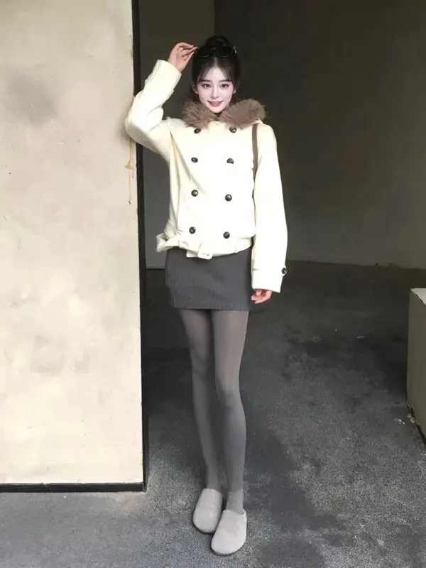 Модное шерстяное пальто с двубортной застежкой на пуговицы и капюшоном, французский стиль, женская куртка для зимнего сезона
Модное шерстяное пальто с двубортной застежкой на пуговицы и капюшоном, французский стиль, женская куртка для зимнего сезона