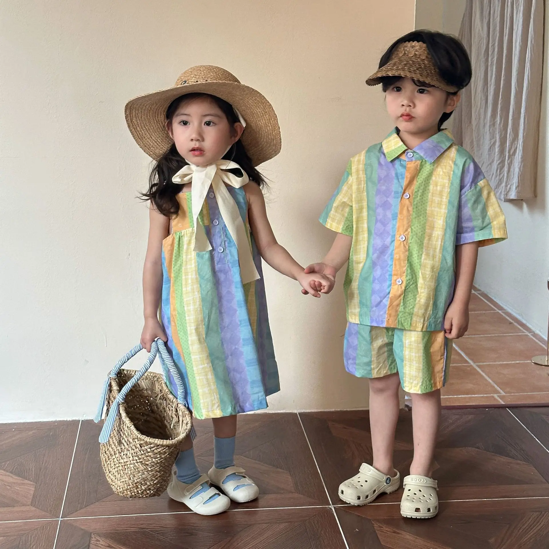 Vacation Look Sister and Brother Matching Clothes Child Girl Sleeveless Dresses Holiday Kids Baby Boy Shirts Shorts 2 Piece Sets
Vacation Look Sister and Brother Matching Clothes Child Girl Sleeveless Dresses Holiday Kids Baby Boy Shirts Shorts 2 Piece Sets