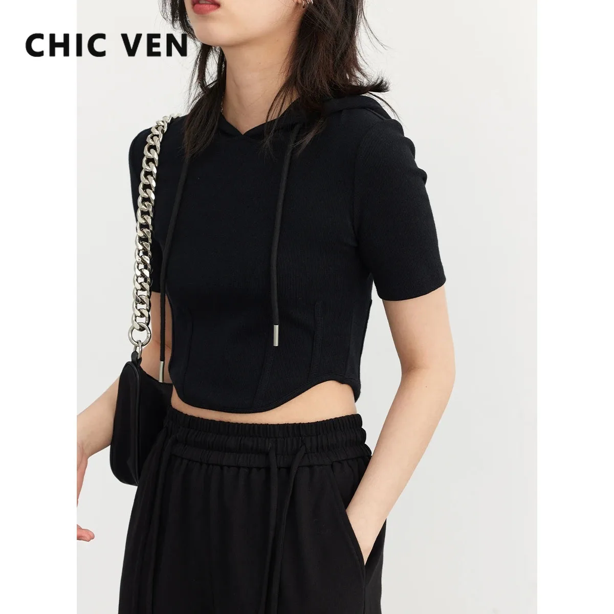 CHIC VEN Women Tees Streetwear Casual Short Sleeved Hooded Crop Tops Solid Slim Fitting Female Short Tops Summer 2023
CHIC VEN Women Tees Streetwear Casual Short Sleeved Hooded Crop Tops Solid Slim Fitting Female Short Tops Summer 2023