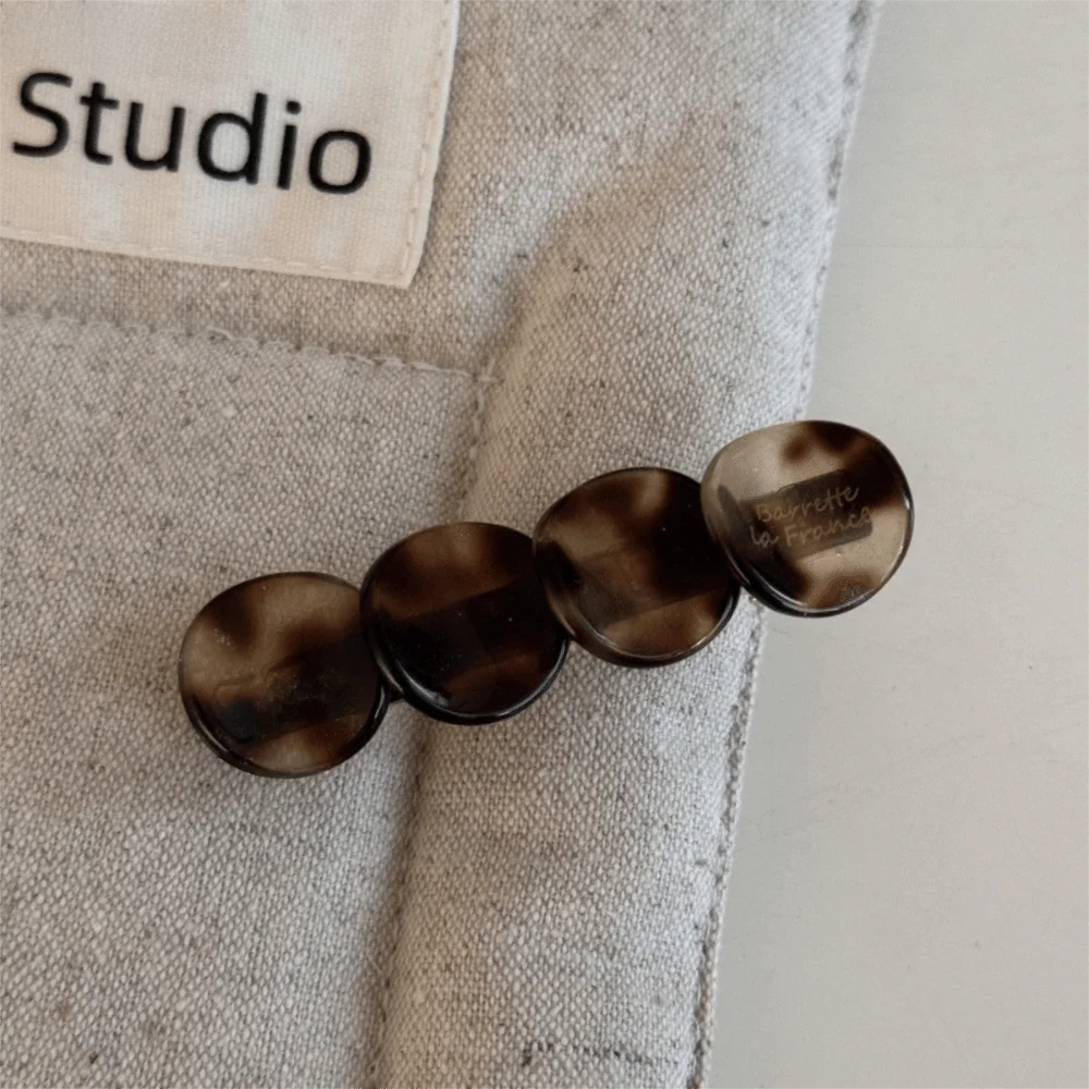 Fashion Caramel Color Hair Claw Clip Large Leopard Print Hair Clip French Retro Decorative Hairpin Headdress
Fashion Caramel Color Hair Claw Clip Large Leopard Print Hair Clip French Retro Decorative Hairpin Headdress