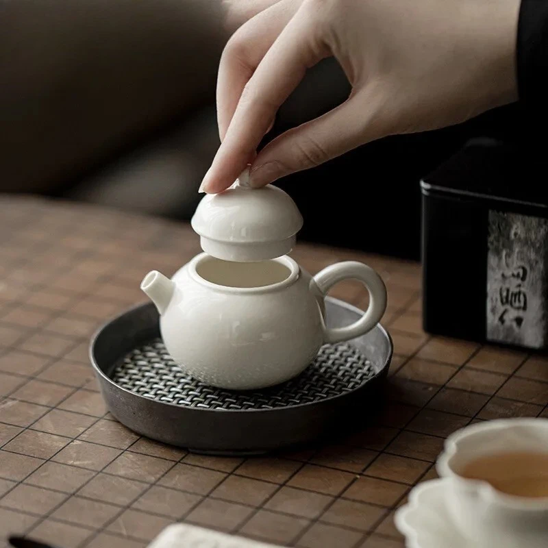 Чайник из японской древесной золы (100 мл) ручной работы с отверстиями для заваривания, для чайной церемонии, подарок
Чайник из японской древесной золы (100 мл) ручной работы с отверстиями для заваривания, для чайной церемонии, подарок