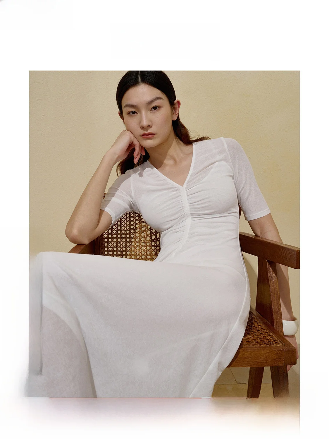 Elegant ZHIZHI Chapter Summer Dress Women's Gentle Pleated Waist Cinching White Long Dress V-neck Short Sleeve A-line Skirt
Elegant ZHIZHI Chapter Summer Dress Women's Gentle Pleated Waist Cinching White Long Dress V-neck Short Sleeve A-line Skirt
