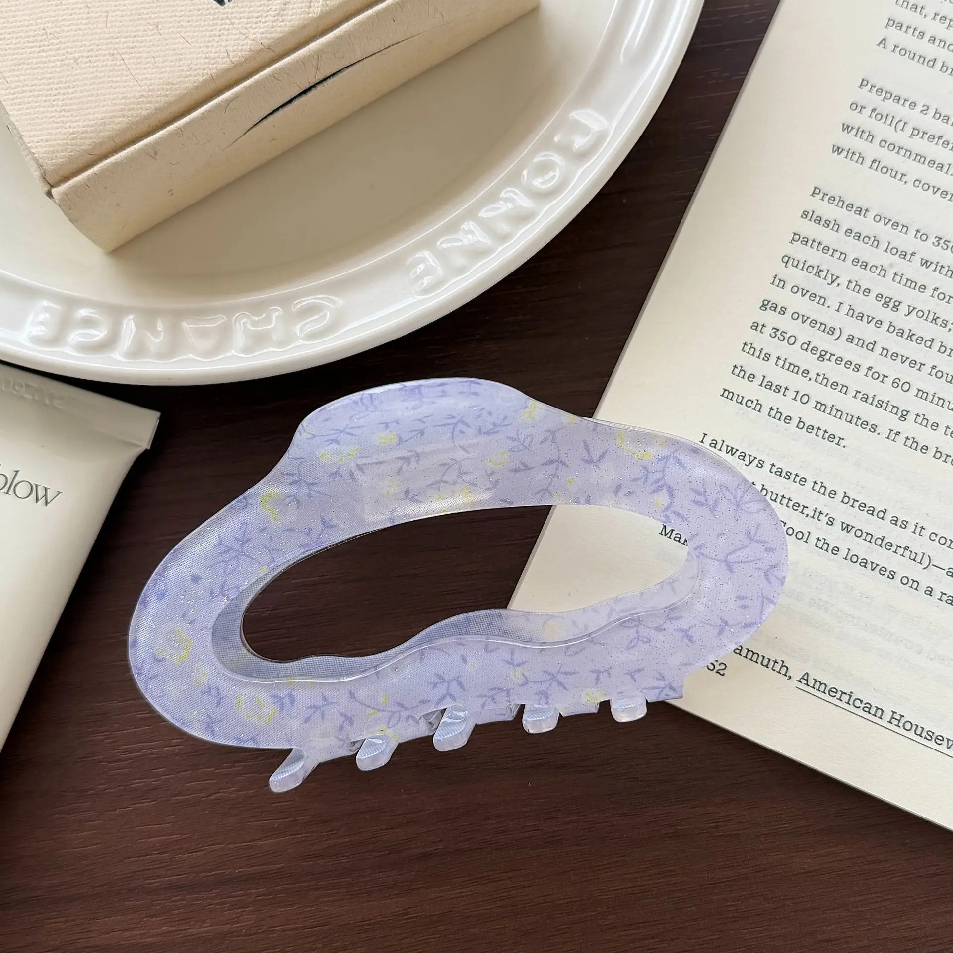 Thickened Large Acetate Hair Claw Sweet Shark Clip for Back of Head Updo Women Daily Premium Quality Hair Bows
Thickened Large Acetate Hair Claw Sweet Shark Clip for Back of Head Updo Women Daily Premium Quality Hair Bows