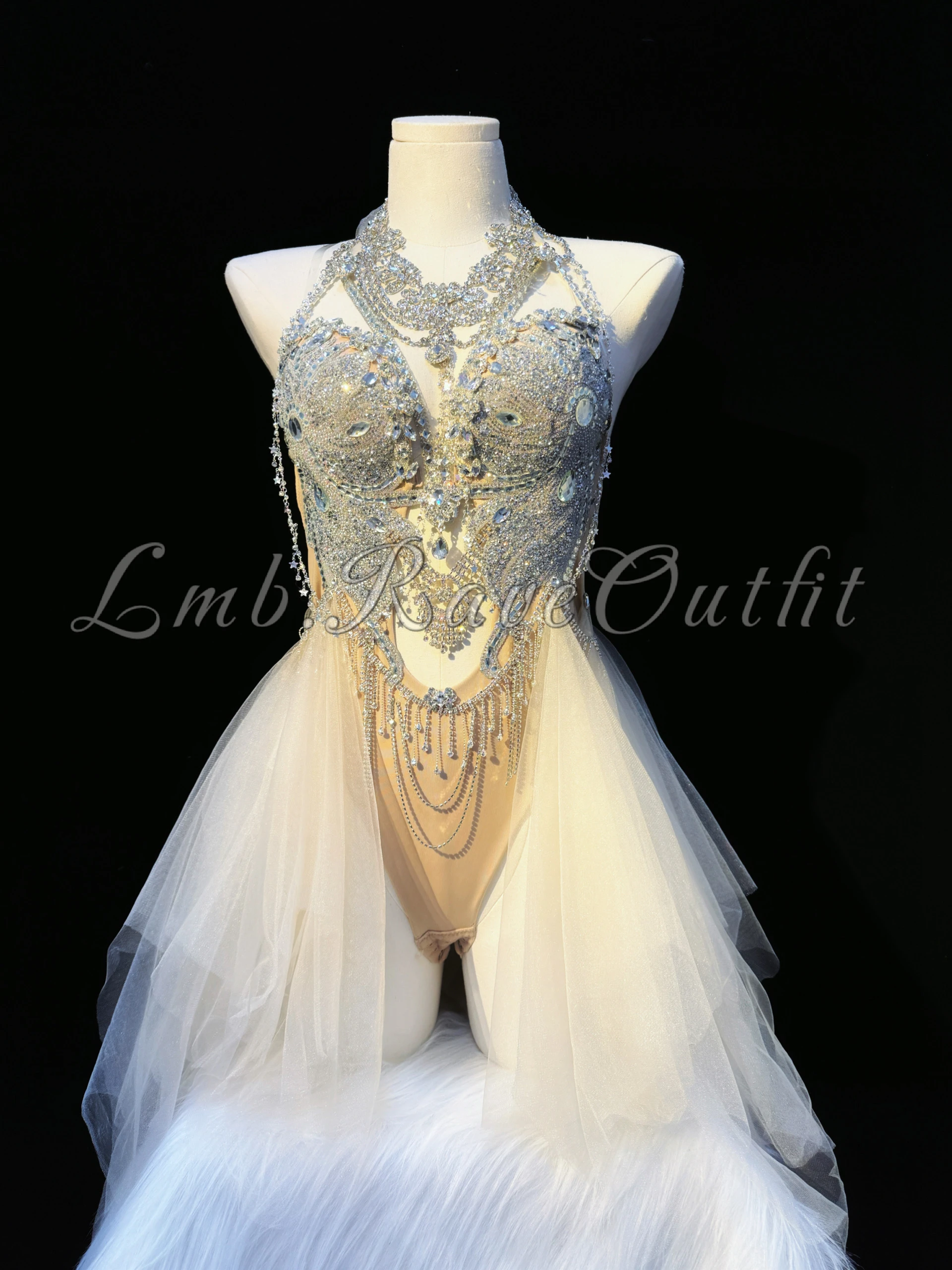 Роскошные платья для дня рождения со стразами 2025 года, сексуальный костюм танцовщицы Gogo Dancehall Queen, наряд для подиума, модель, сценический костюм для женщин yj
Роскошные платья для дня рождения со стразами 2025 года, сексуальный костюм танцовщицы Gogo Dancehall Queen, наряд для подиума, модель, сценический костюм для женщин yj