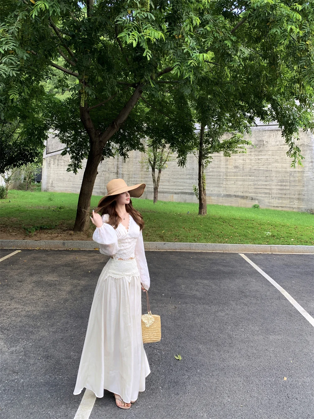 Elegant V-Neck Long Sleeve Lace Patchwork Chiffon Shirt High Waist Skirt Set Women's Spring Fashion Two-Piece Suit
Elegant V-Neck Long Sleeve Lace Patchwork Chiffon Shirt High Waist Skirt Set Women's Spring Fashion Two-Piece Suit