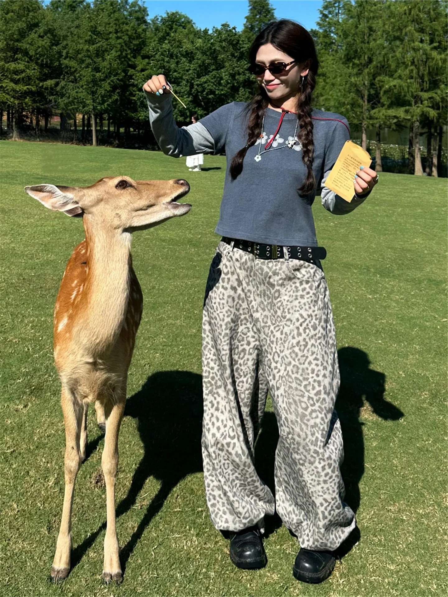 American High Street Leopard Print Wide Leg Jeans Women Loose Slim High Waist Drapey Tall Extended Straight Tube Floor-Length...
American High Street Leopard Print Wide Leg Jeans Women Loose Slim High Waist Drapey Tall Extended Straight Tube Floor-Length...