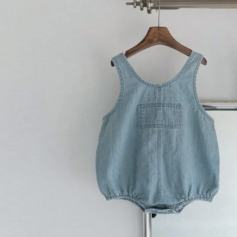 2025 Summer New Baby Sleeveless Denim Bodysuit Infant Boy Girl Cute Solid Jumpsuit Toddler Fashion Casual Overalls Baby Clothes 
2025 Summer New Baby Sleeveless Denim Bodysuit Infant Boy Girl Cute Solid Jumpsuit Toddler Fashion Casual Overalls Baby Clothes