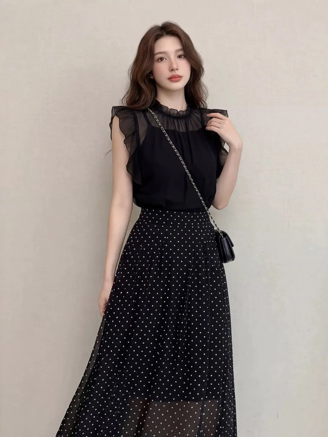 Unique Floral Halter Neck Crop Top And Skirt Set Sisterly Style Comfortable High Waist Long Skirt Summer Fashion Women's Set
Unique Floral Halter Neck Crop Top And Skirt Set Sisterly Style Comfortable High Waist Long Skirt Summer Fashion Women's Set