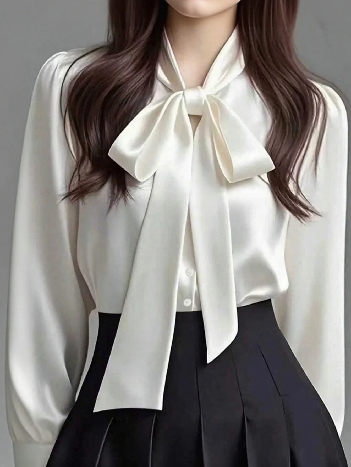 Женская блузка с атласным воротником-бантом и длинными рукавами — элегантная одежда для офиса и повседневной носки, мягкая непрозрачная ткань
Женская блузка с атласным воротником-бантом и длинными рукавами — элегантная одежда для офиса и повседневной носки, мягкая непрозрачная ткань