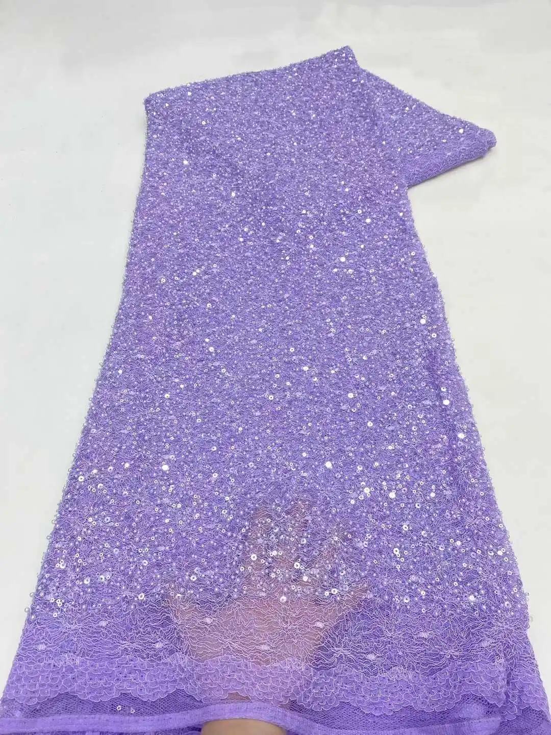 Elegant Nigerian Sequins Lace Fabric African Embroidery Beaded for Wedding Party Fabric 
Elegant Nigerian Sequins Lace Fabric African Embroidery Beaded for Wedding Party Fabric