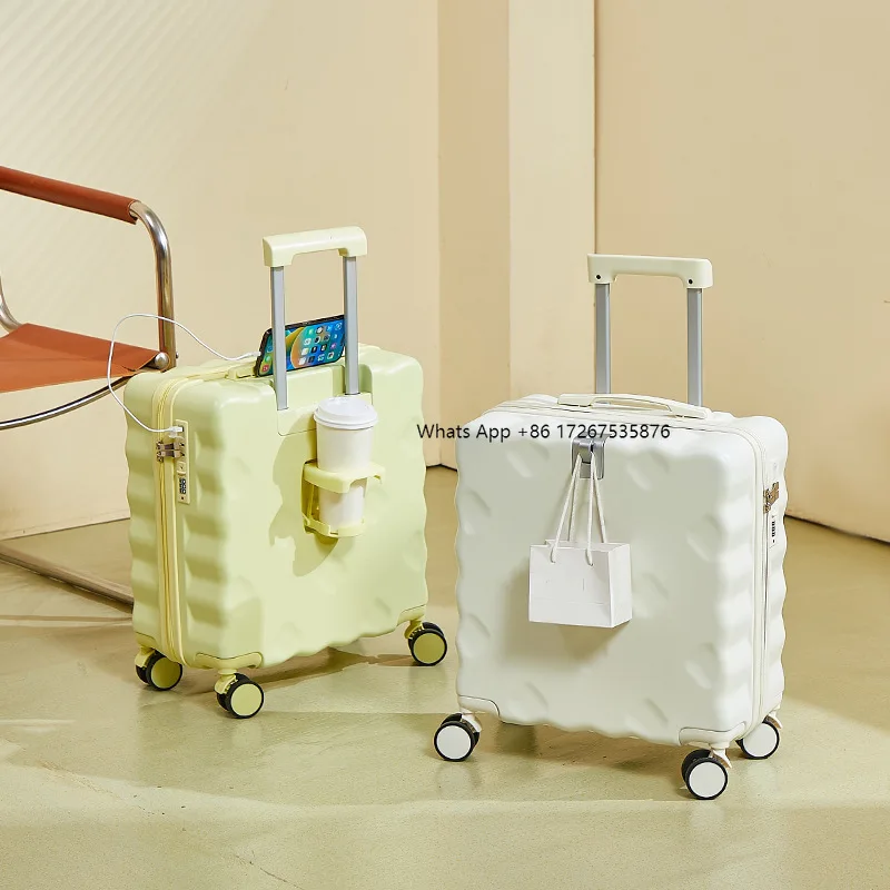 Large capacity, strong and durable, solid color tie rod, silent universal wheel USB charging password lock, suitcase.
Large capacity, strong and durable, solid color tie rod, silent universal wheel USB charging password lock, suitcase.