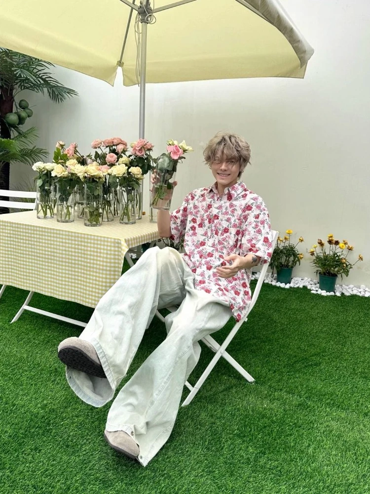 Lazy Day Floral Print Short Sleeve Shirt Jacket Vintage Holiday Style Loose Fit Thin Men Fashion Outerwear
Lazy Day Floral Print Short Sleeve Shirt Jacket Vintage Holiday Style Loose Fit Thin Men Fashion Outerwear
