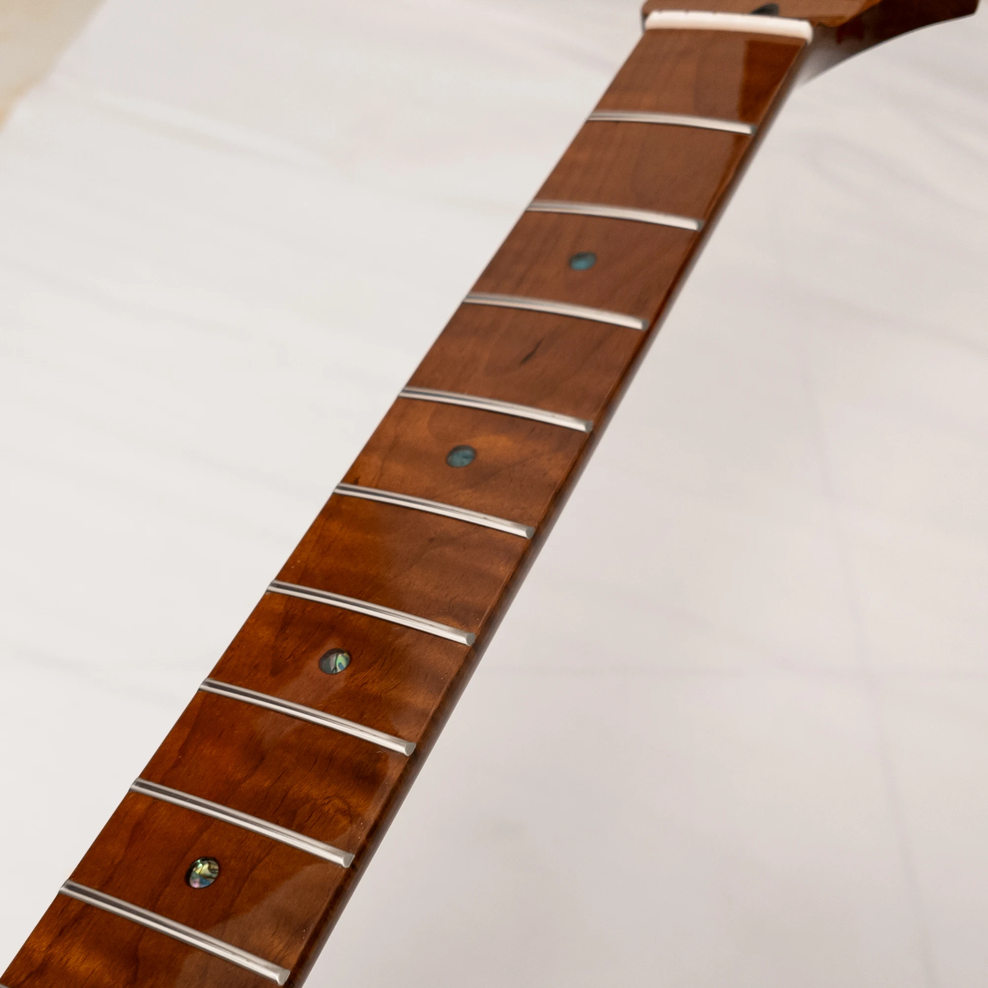 Roasted Maple Guitar Neck Gloss Finish Abalone Dot Inlays Tiger Flame Maple Fingerboard 25.5" Scale 22 Frets
Roasted Maple Guitar Neck Gloss Finish Abalone Dot Inlays Tiger Flame Maple Fingerboard 25.5" Scale 22 Frets