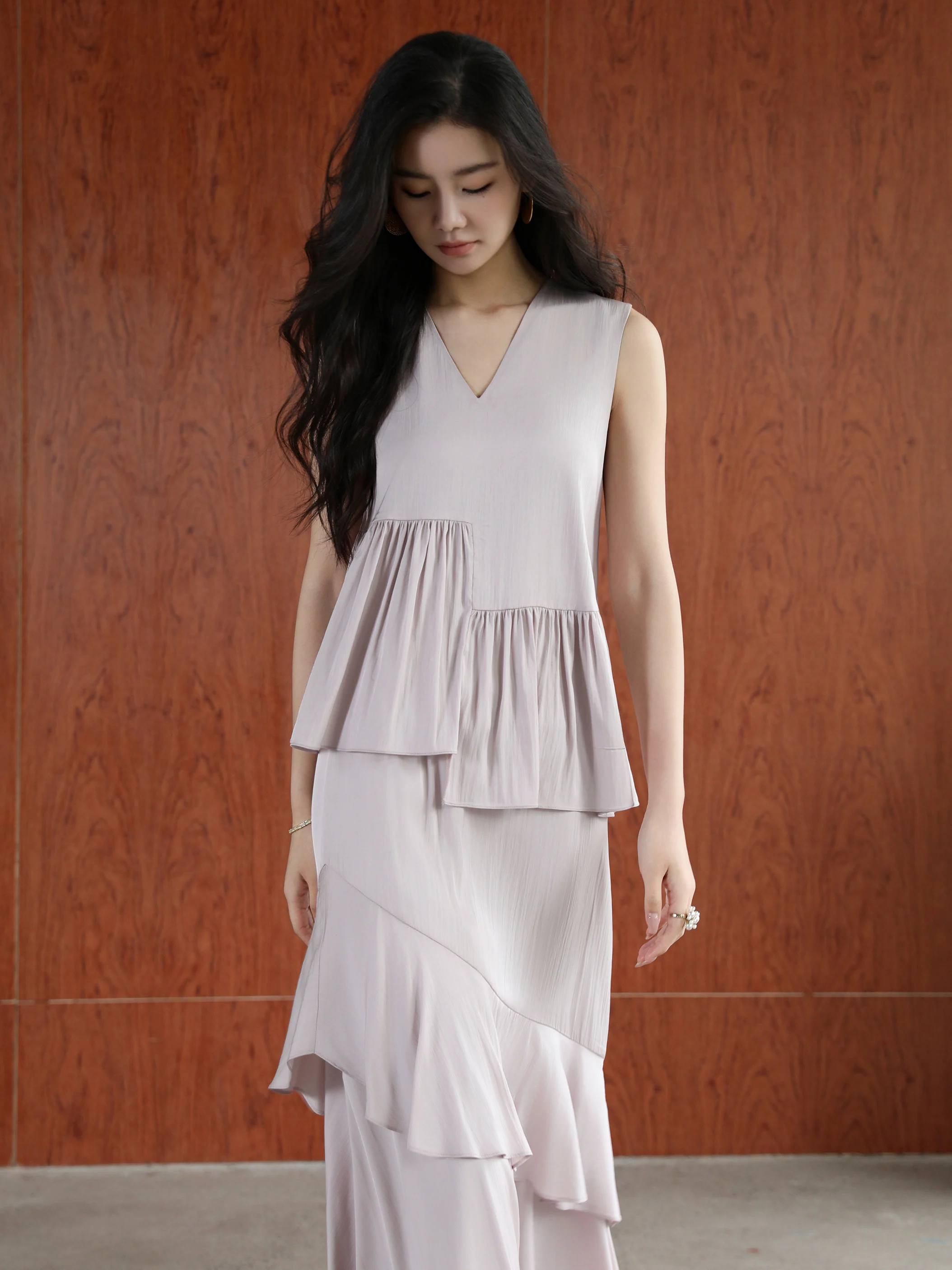 Maxmay Summer Thin Sleeveless Half Skirt Set Women's Elegant Pure White Moonlight Fashionable Two-Piece French Style V-Neck
Maxmay Summer Thin Sleeveless Half Skirt Set Women's Elegant Pure White Moonlight Fashionable Two-Piece French Style V-Neck