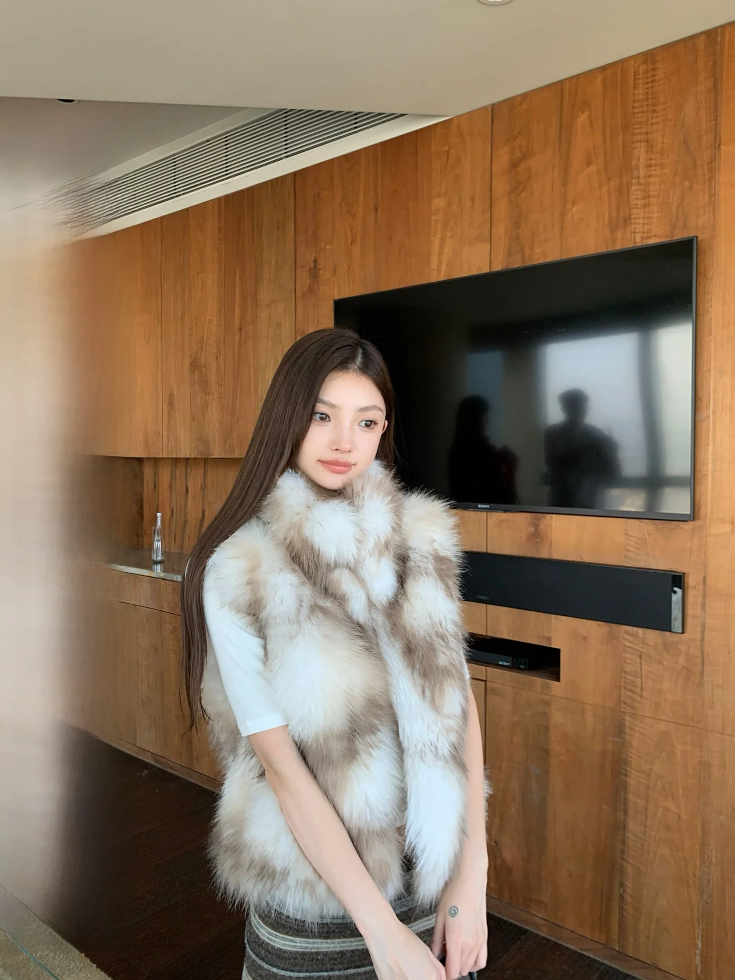 Женская безрукавка Cloudlike: Экологичная, универсальная, с воротником-стойкой, в стиле ретро, без капюшона, для весеннего сезона
Женская безрукавка Cloudlike: Экологичная, универсальная, с воротником-стойкой, в стиле ретро, без капюшона, для весеннего сезона