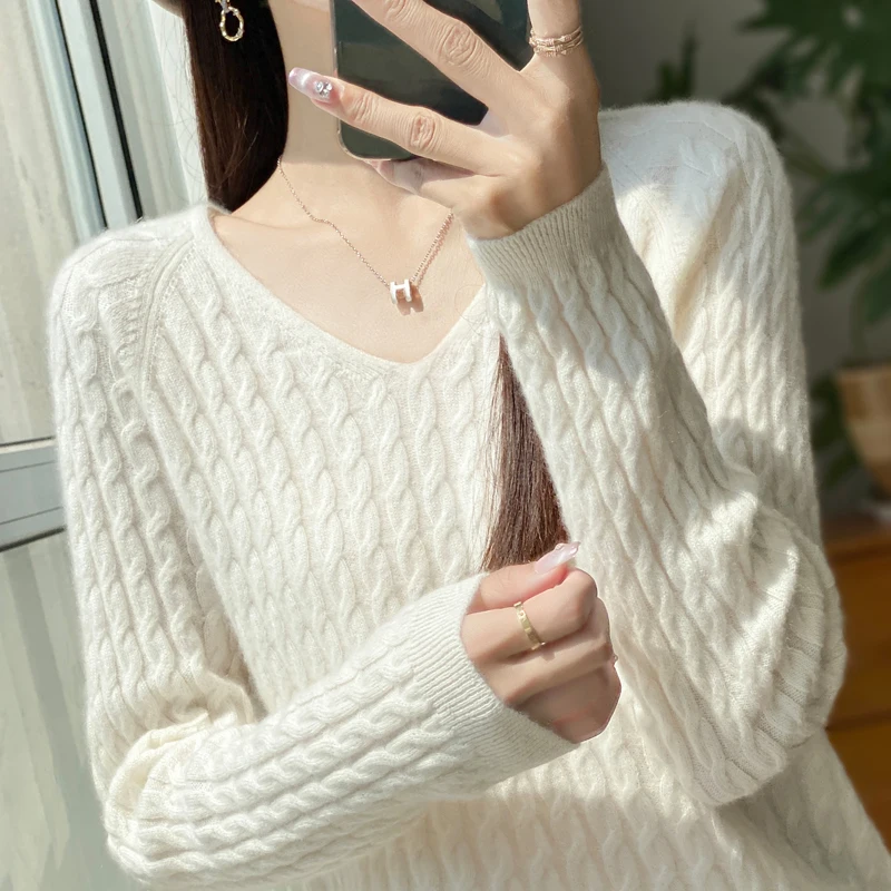 2024 autumn and winter new women's V-neck knitted pure wool versatile slimming wool sweater
2024 autumn and winter new women's V-neck knitted pure wool versatile slimming wool sweater