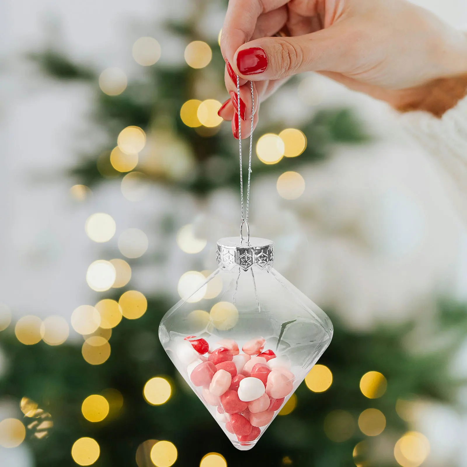 8Pcs Clear Plastic Christmas Baubles Fillable Light Bulb Ornaments DIY Hanging Balls Xmas Tree Holiday Decorations
8Pcs Clear Plastic Christmas Baubles Fillable Light Bulb Ornaments DIY Hanging Balls Xmas Tree Holiday Decorations