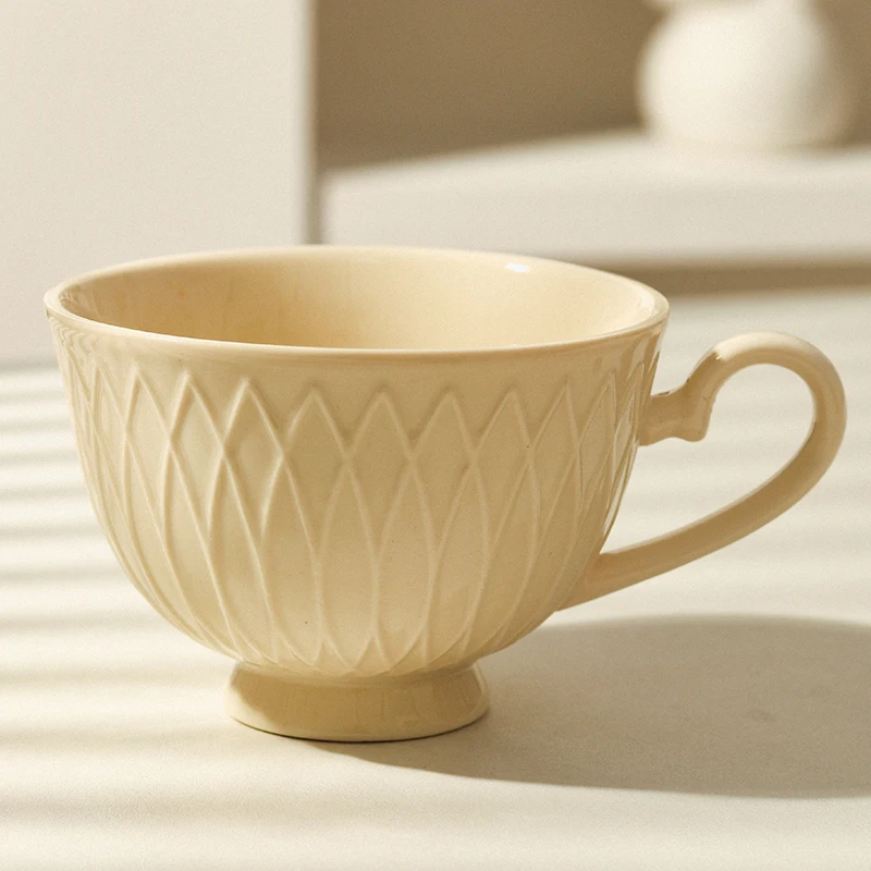 European afternoon tea cups, coffee cups, ceramic cups, milk cups, breakfast cups, single cups, 220ml.
European afternoon tea cups, coffee cups, ceramic cups, milk cups, breakfast cups, single cups, 220ml.
