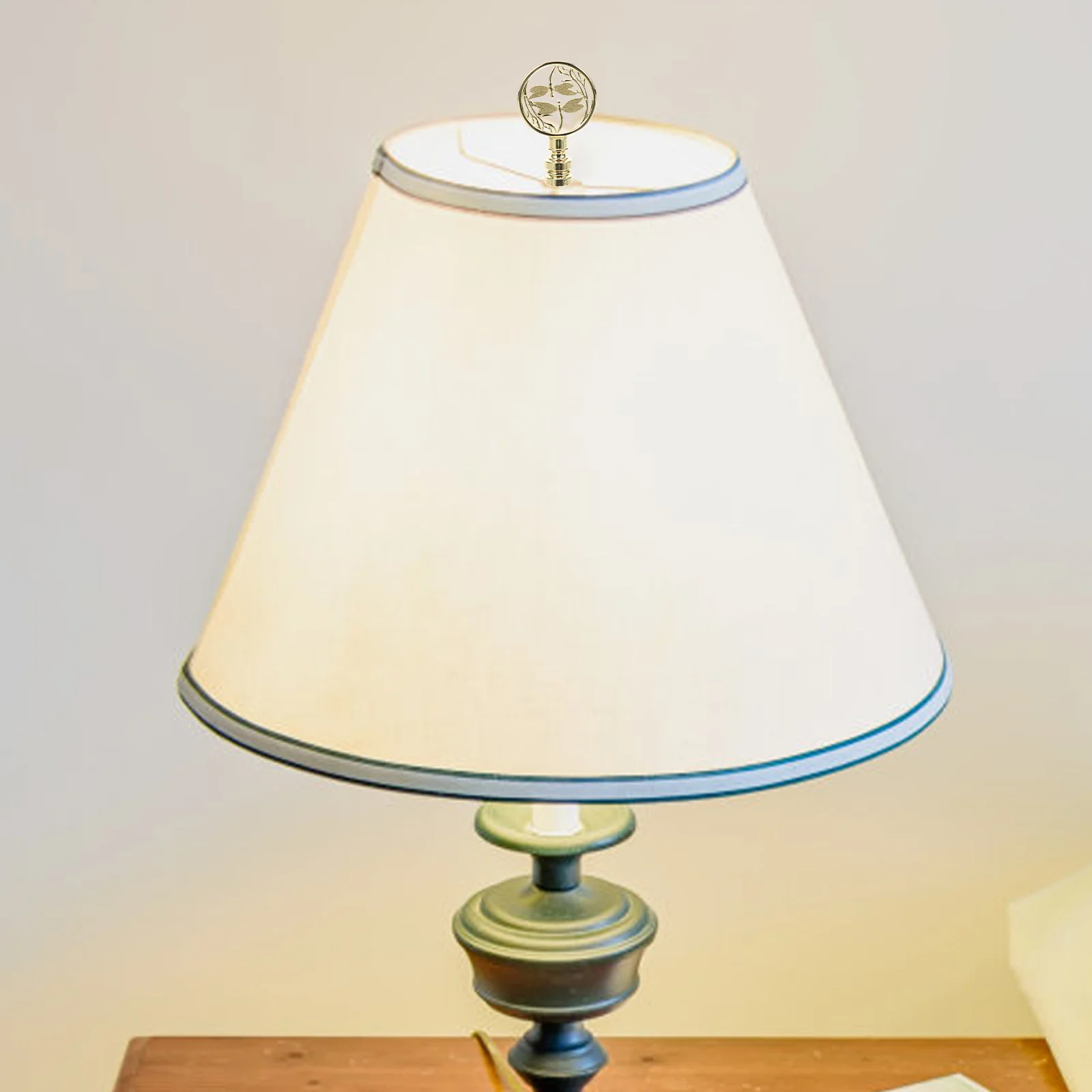 Retro Decorative Light Knob Finials Cap Lamp Shade Holder Metal Replacement Ball Shaped Top Adjustable Brightness Color
Retro Decorative Light Knob Finials Cap Lamp Shade Holder Metal Replacement Ball Shaped Top Adjustable Brightness Color