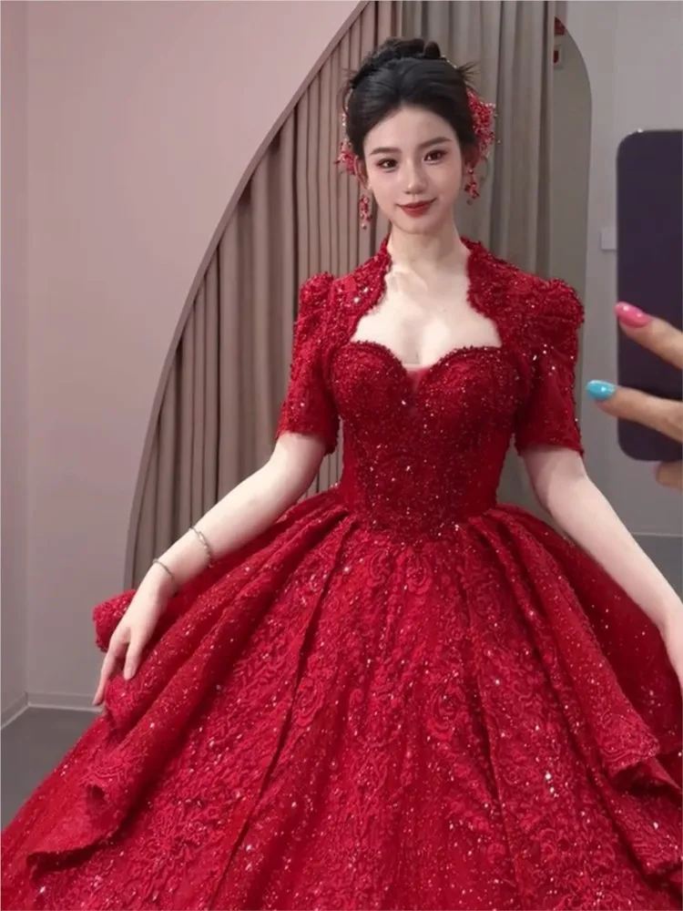 A new red Chinese-style main fabric heavy industry simple and elegant train dress
A new red Chinese-style main fabric heavy industry simple and elegant train dress