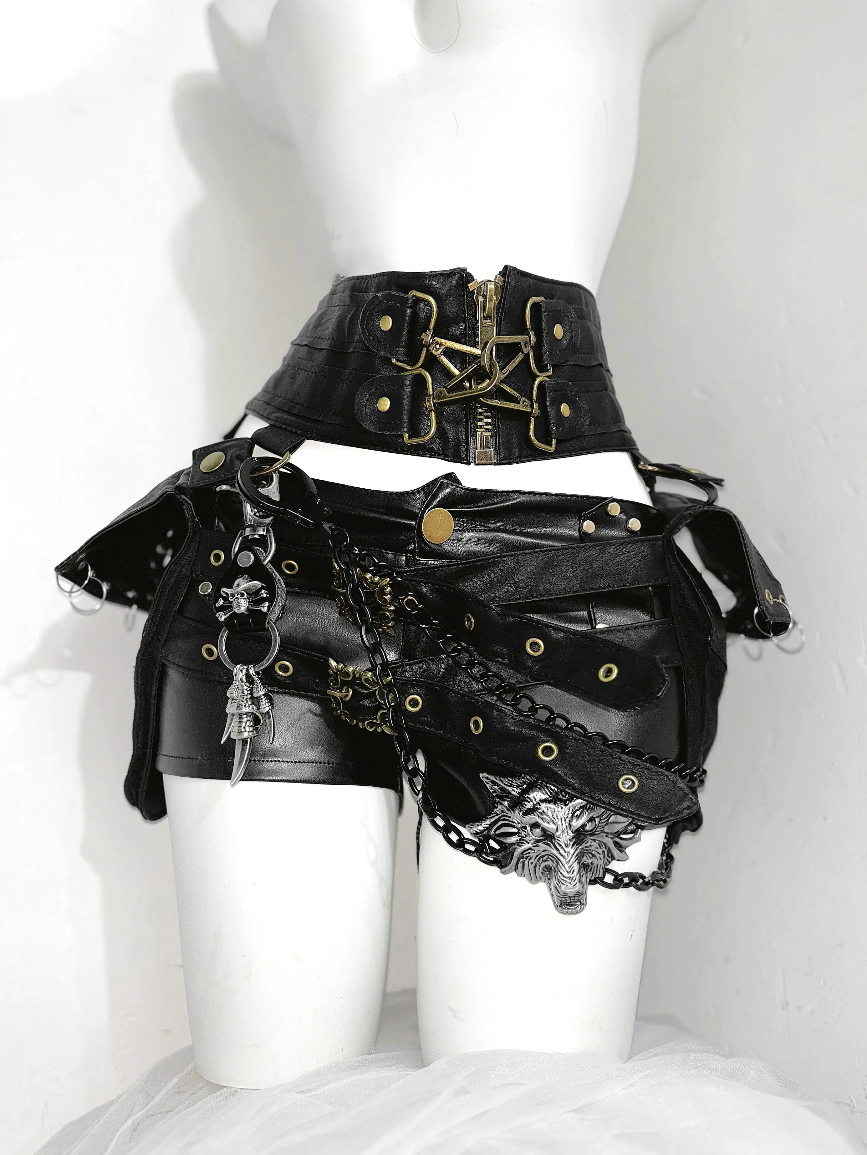 TDH Original Design Gothic Subculture Hand Made American Punk Girdle Vintage Chains PU Leather Super Short Pants Shorts
TDH Original Design Gothic Subculture Hand Made American Punk Girdle Vintage Chains PU Leather Super Short Pants Shorts