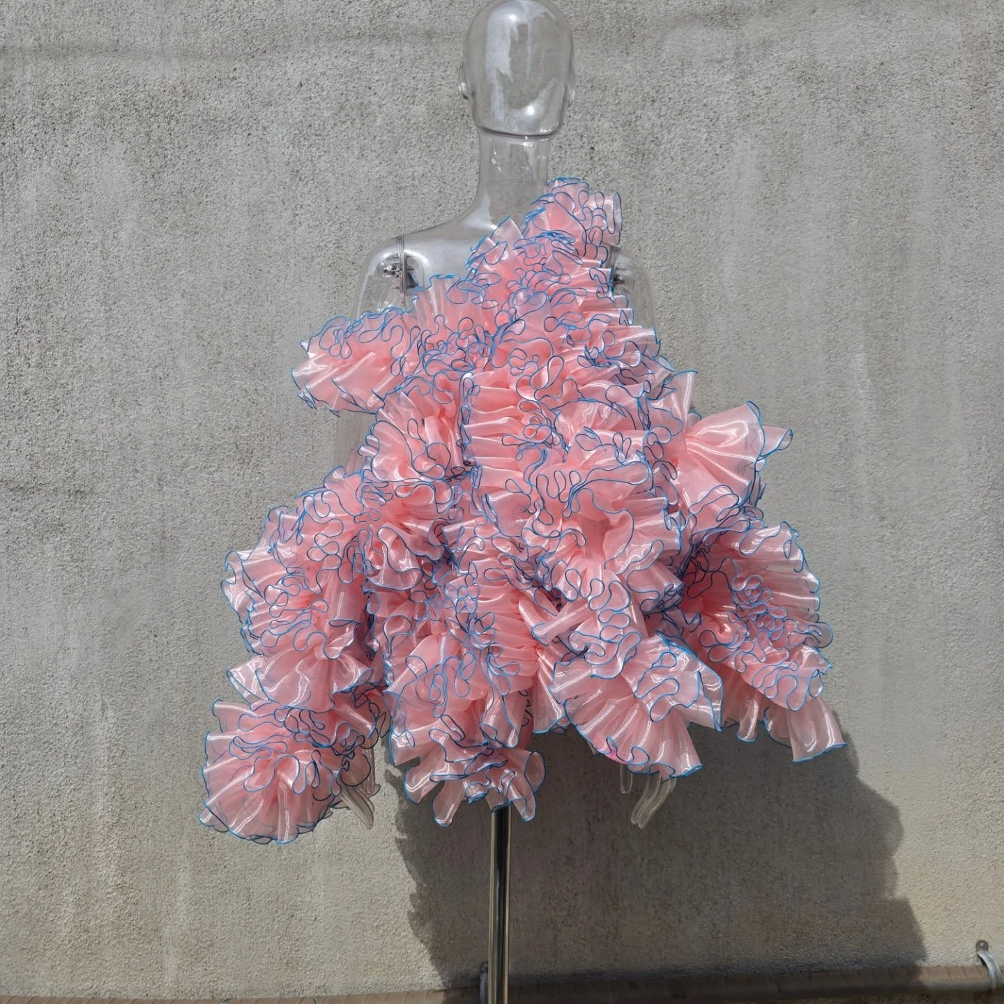 Avant Garde Women's Organza Ruffle Dress Puffy Gown Blue Trim Light Pink Haute Couture A-Line Artistic Party Evening Maxi Dresse
Avant Garde Women's Organza Ruffle Dress Puffy Gown Blue Trim Light Pink Haute Couture A-Line Artistic Party Evening Maxi Dresse