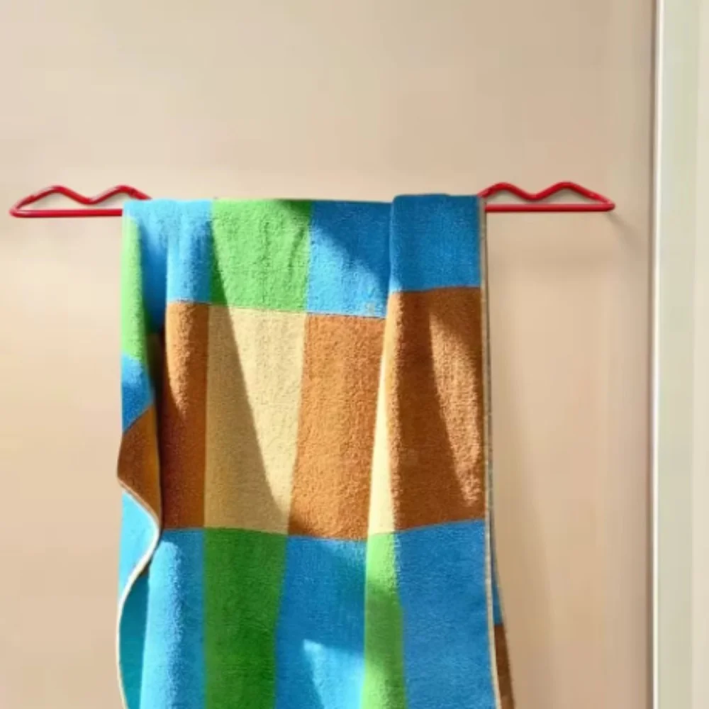 Towel rack and tissue holder, wall mounted metal bathroom storage rack, wave shaped design, bathroom item storage rack
Towel rack and tissue holder, wall mounted metal bathroom storage rack, wave shaped design, bathroom item storage rack