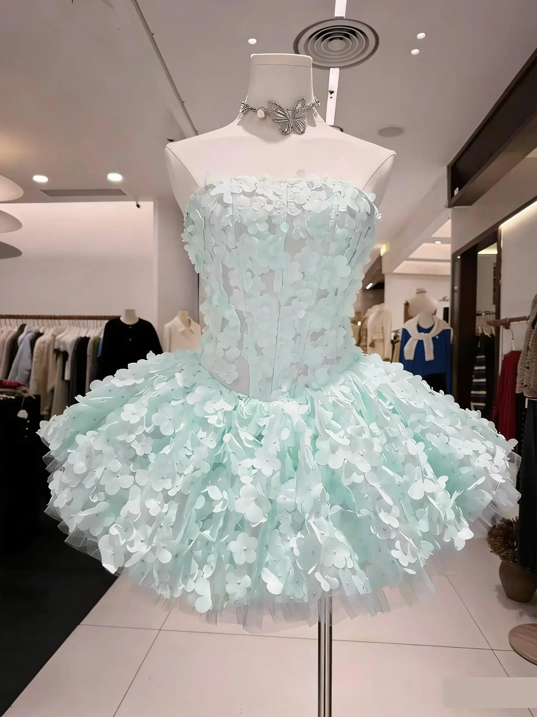 Women's Elegant 3d Flowers Strapless Puffy Dress Lady Holiday Party Sleeveless Sweet Mini Dress
Women's Elegant 3d Flowers Strapless Puffy Dress Lady Holiday Party Sleeveless Sweet Mini Dress