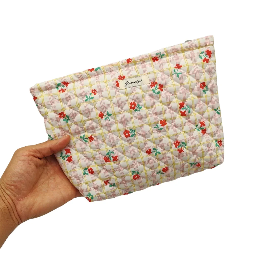 Cute Cartoon Flower Bear Cosmetic Bag Women Makeup Bags Female Clutch Bag Large Capacity Wash Bag Makeup Pouch Travel Organizer
Cute Cartoon Flower Bear Cosmetic Bag Women Makeup Bags Female Clutch Bag Large Capacity Wash Bag Makeup Pouch Travel Organizer