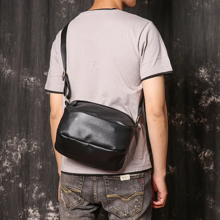New fashion personalized soft leather men's shoulder bag leather women's crossbody large capacity ipad bag retro simple versatil
New fashion personalized soft leather men's shoulder bag leather women's crossbody large capacity ipad bag retro simple versatil