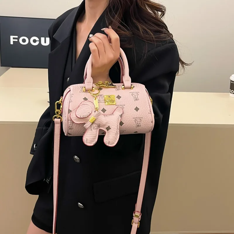 Elegant Leather Shoulder Bag For Women, Classic Crossbody Bag By Luxury Brand, Famous Designer Handbags Trendy
Elegant Leather Shoulder Bag For Women, Classic Crossbody Bag By Luxury Brand, Famous Designer Handbags Trendy