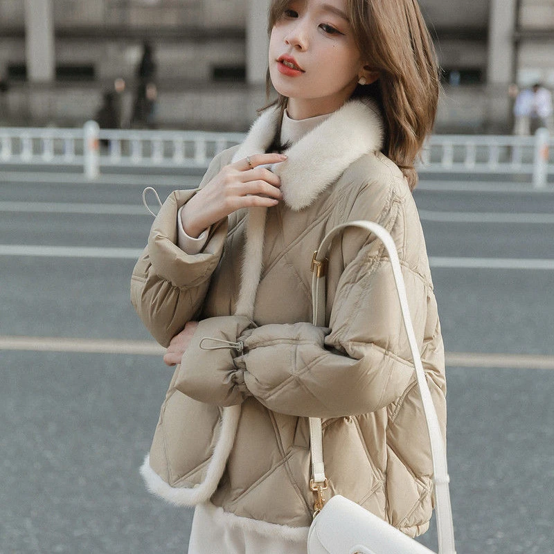 Woman Thicken Winter Jacket New Female Cotton Coat Fur Collar Padded Parkas Lady Cotton-padded Loose Fashion Clothes G562
Woman Thicken Winter Jacket New Female Cotton Coat Fur Collar Padded Parkas Lady Cotton-padded Loose Fashion Clothes G562
