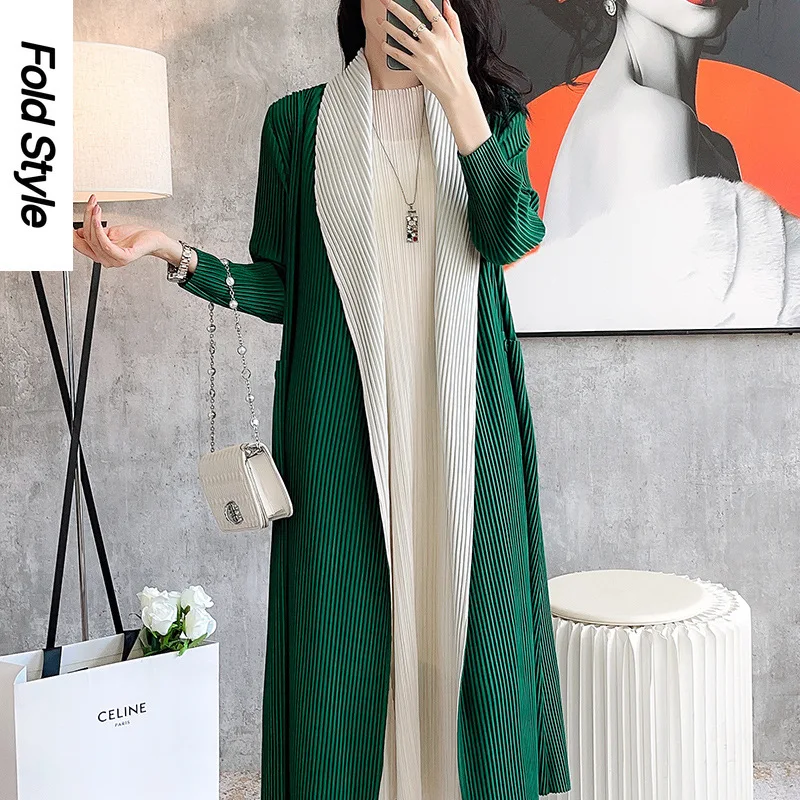 Miyake Folded New Korean Edition Coat Spliced Coat Women's Slim Fit Contrast Color Mid Length Flip Collar Windbreaker
Miyake Folded New Korean Edition Coat Spliced Coat Women's Slim Fit Contrast Color Mid Length Flip Collar Windbreaker