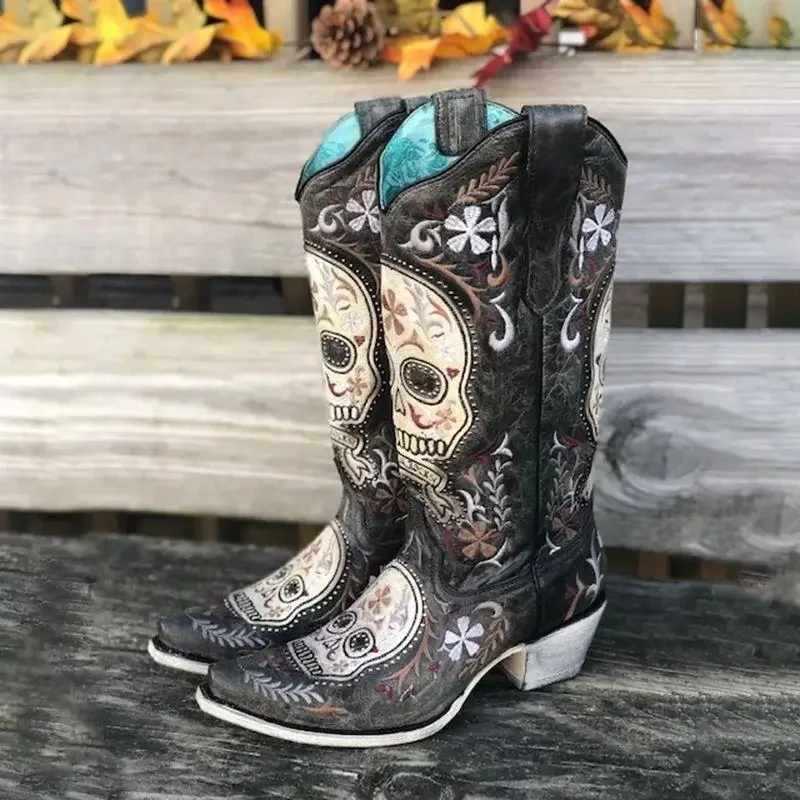 2024 Autumn And Winter New Ethnic Style Embroidered High Women's Boots Large Size Skull Middle Heel Boots
2024 Autumn And Winter New Ethnic Style Embroidered High Women's Boots Large Size Skull Middle Heel Boots