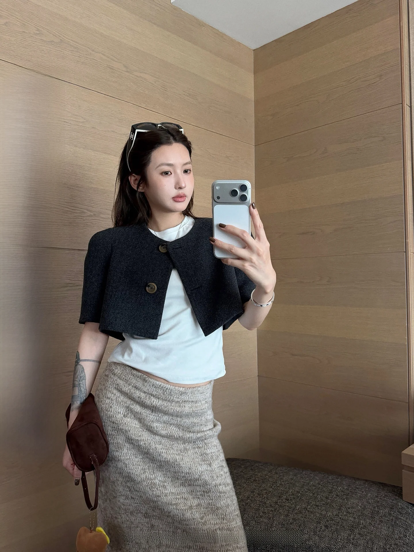 Женское шерстяное пальто NingSi с круглым вырезом и коротким рукавом, повседневное, короткое, зимнее, новая модная корейская универсальная верхняя одежда
Женское шерстяное пальто NingSi с круглым вырезом и коротким рукавом, повседневное, короткое, зимнее, новая модная корейская универсальная верхняя одежда